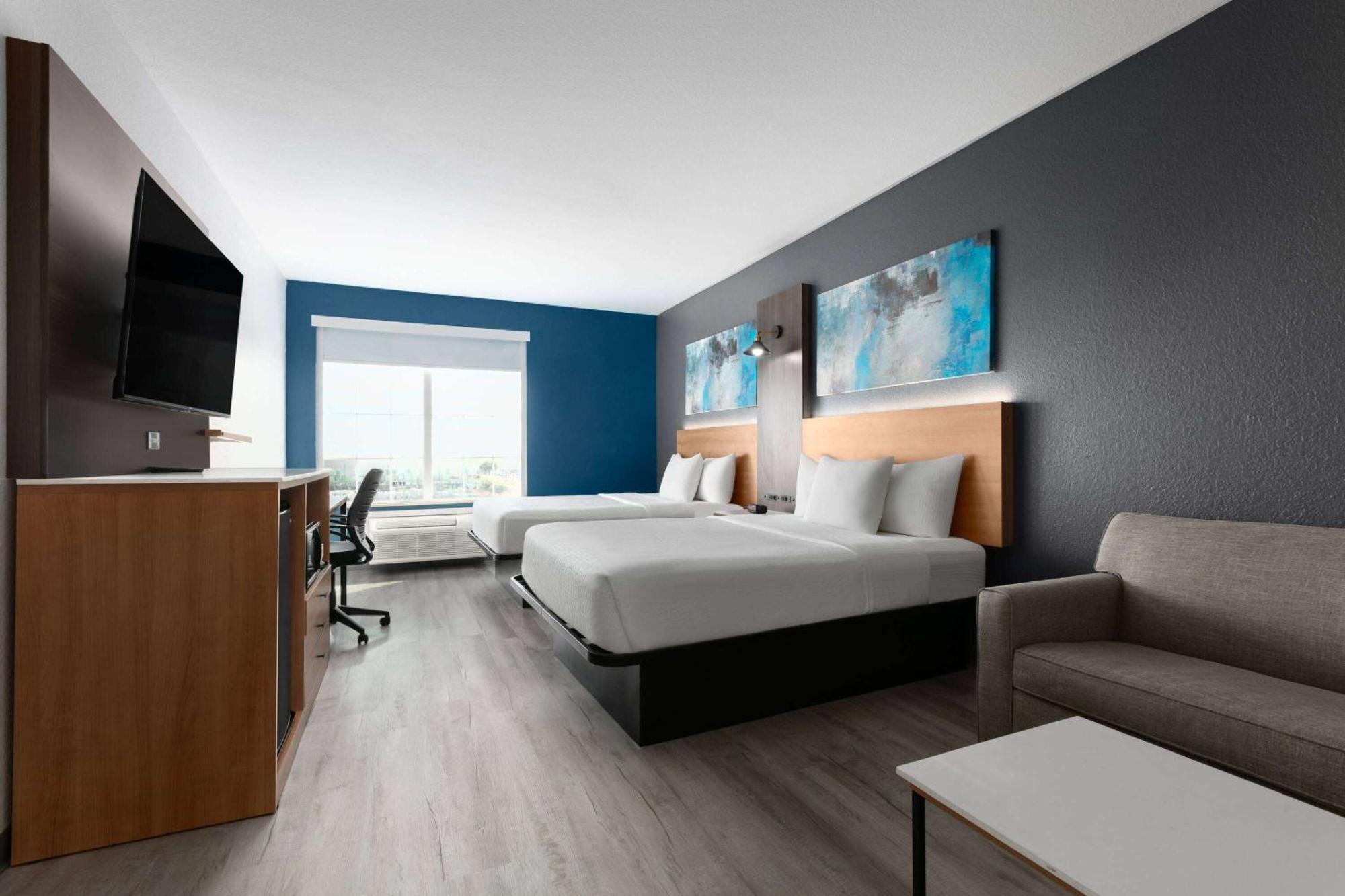 La Quinta Inn & Suites By Wyndham Ft Worth-Burleson Bagian luar foto